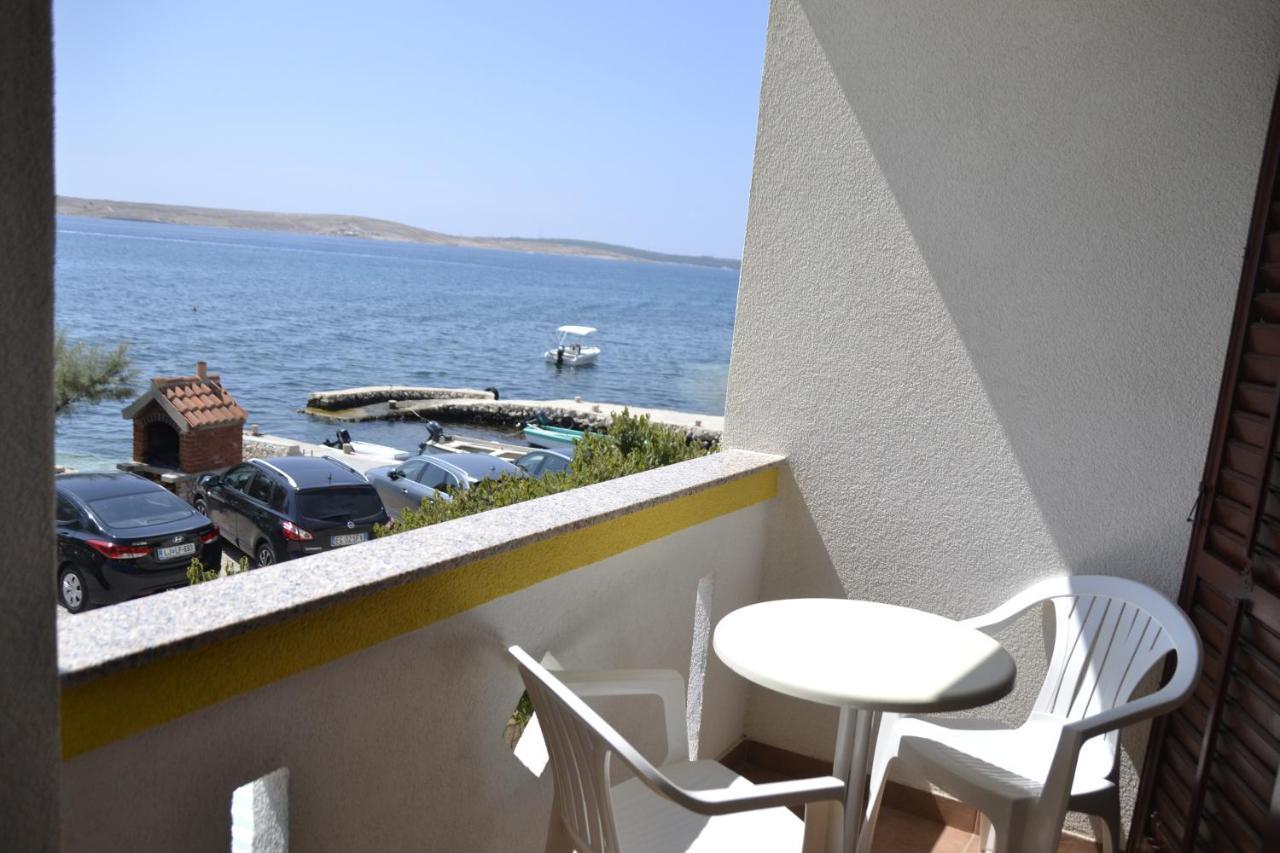Apartments By The Sea Kustici, Pag - 6335 Zubovići Eksteriør billede