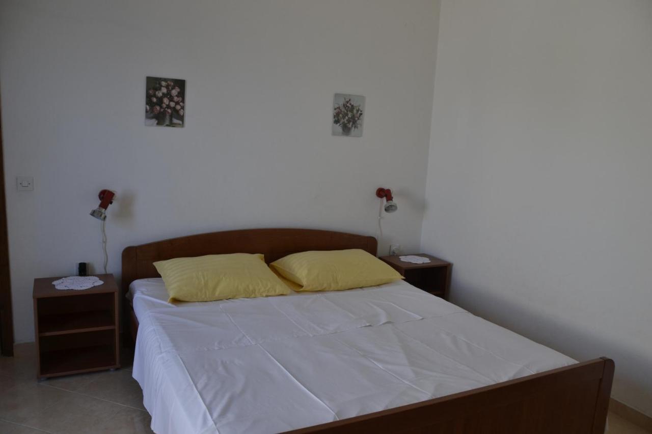 Apartments By The Sea Kustici, Pag - 6335 Zubovići Eksteriør billede