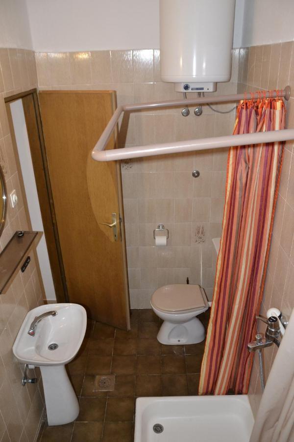Apartments By The Sea Kustici, Pag - 6335 Zubovići Eksteriør billede
